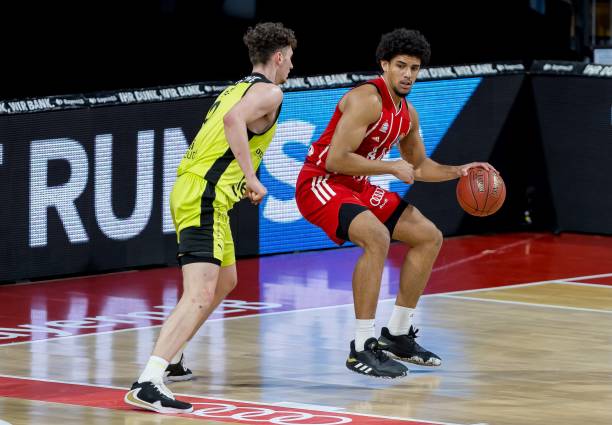 持着强劲的 持着强劲的