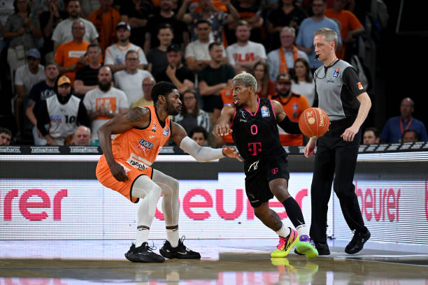 势已让球迷 势已让球迷